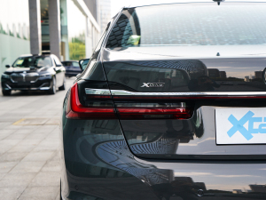 2022740Li xDrive  Ab ^