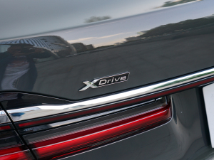 2022740Li xDrive  Ab ^