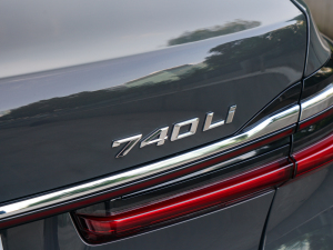 2022740Li xDrive  Ab ^