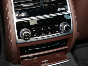 2022740Li xDrive  Ab g