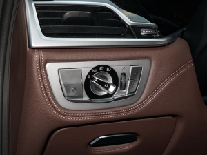 2022740Li xDrive  Ab п؅^(q)