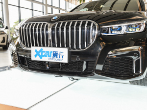 2022740Li xDrive  M\b ^