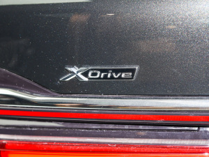 2022740Li xDrive  M\b ^