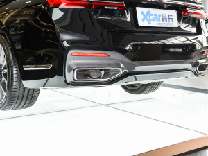 2022740Li xDrive  M\b ^