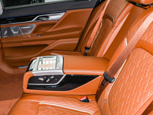 2022740Li xDrive  M\b 