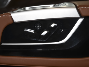 2022740Li xDrive  M\b g