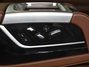 2022740Li xDrive  M\b g