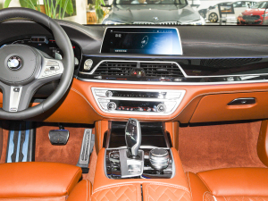 2022740Li xDrive  M\b п_