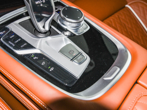 2022740Li xDrive  M\b v܇Ƅ