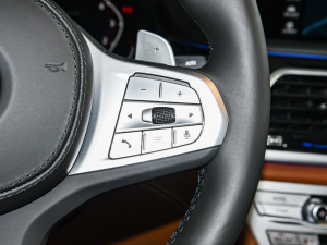 2022740Li xDrive  M\b п؅^