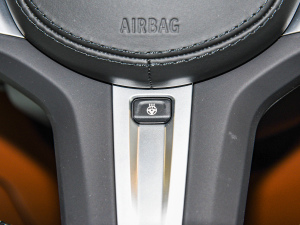 2022740Li xDrive  M\b п؅^