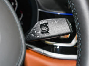 2022740Li xDrive  M\b п؅^