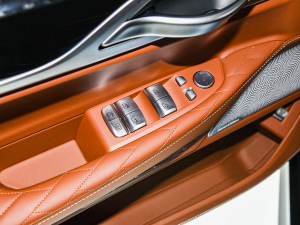 2022740Li xDrive  M\b п؅^