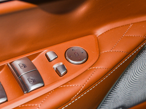 2022740Li xDrive  M\b п؅^