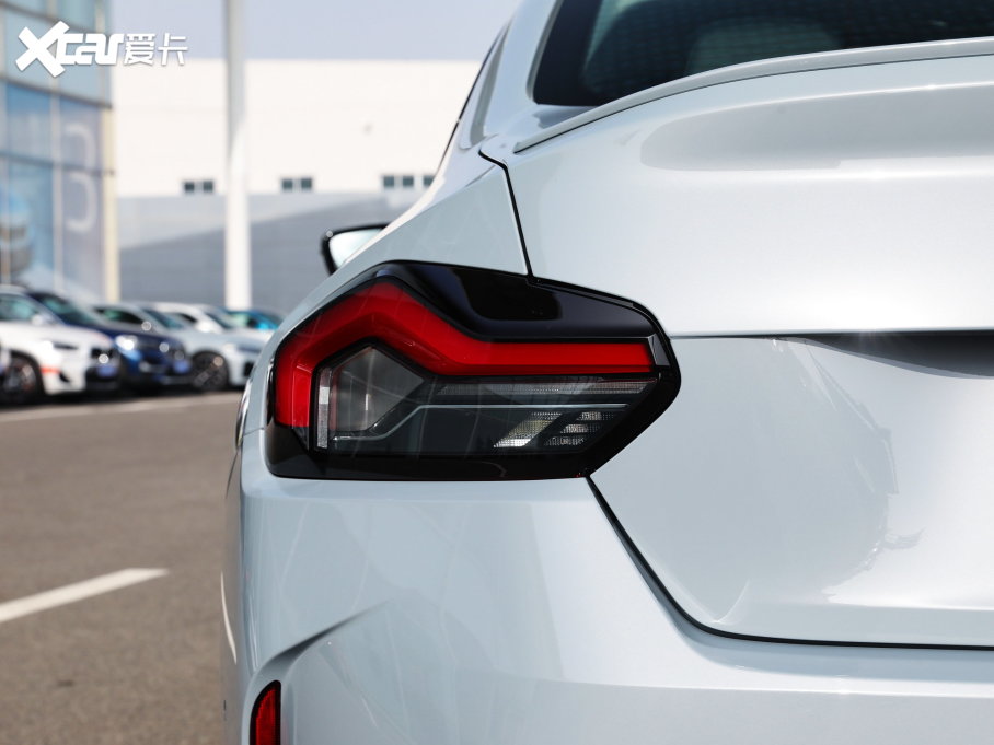 2023R2ϵpT 225i M\ҹb