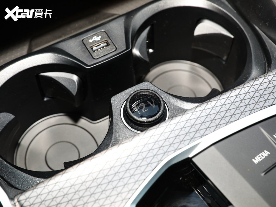 2023R2ϵpT 225i M\ҹb