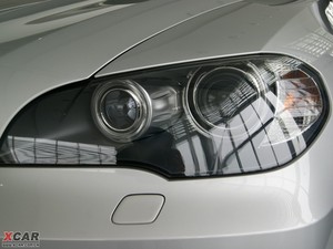 2009款xDrive4.8i 豪华版 大灯
