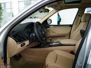2009款xDrive4.8i 豪华版 前排空间