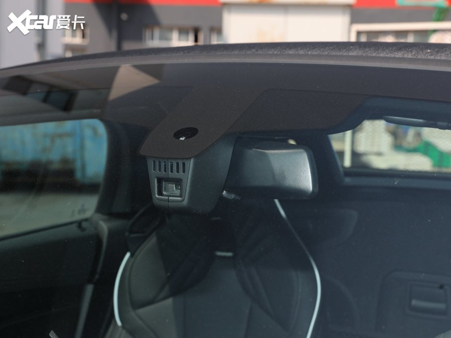 2023RZ4 sDrive 25i M\ҹb