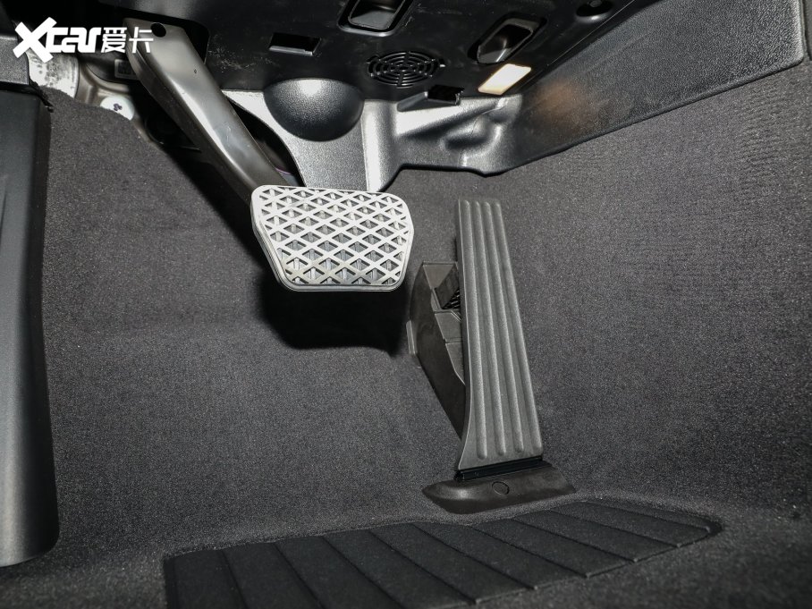 2023RZ4 sDrive 25i M\ҹb