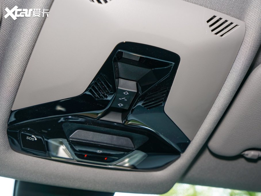 2023��R2ϵ���M�ڣ� 225i ���T�I��܇ M�\�����b