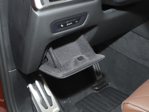 2023xDrive40i  M\b g