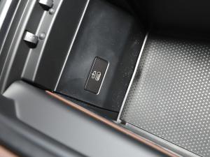 2023xDrive40i  M\b g