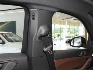 2023xDrive40i  M\b g