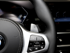 2023xDrive40i  M\b п؅^(q)