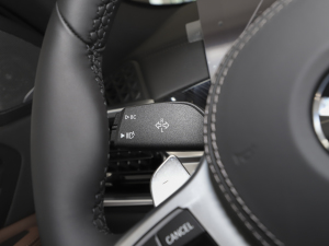 2023xDrive40i  M\b п؅^(q)