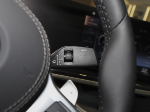 2023xDrive40i  M\b п؅^(q)