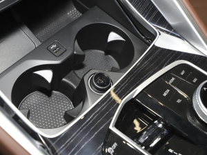 2023xDrive40i  M\b п؅^