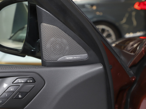 2023xDrive40i  M\b п؅^