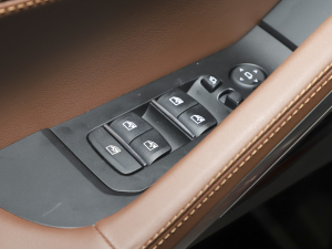 2023xDrive40i  M\b п؅^