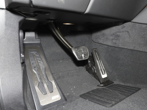 2023xDrive40i  M\b п؅^