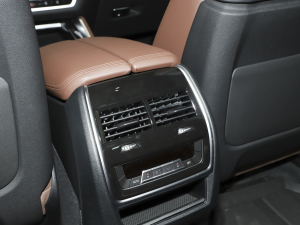 2023xDrive40i  M\b п؅^