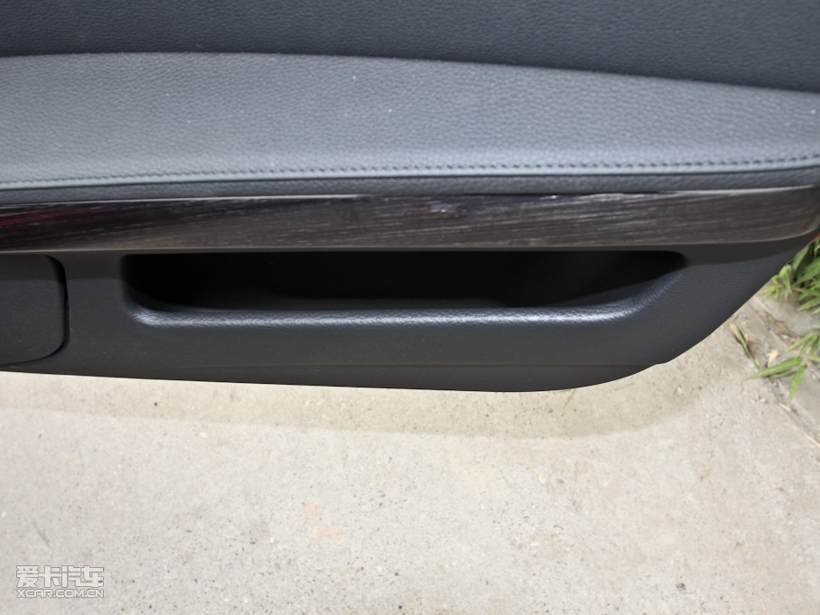 2011R3ϵ 330i I܇