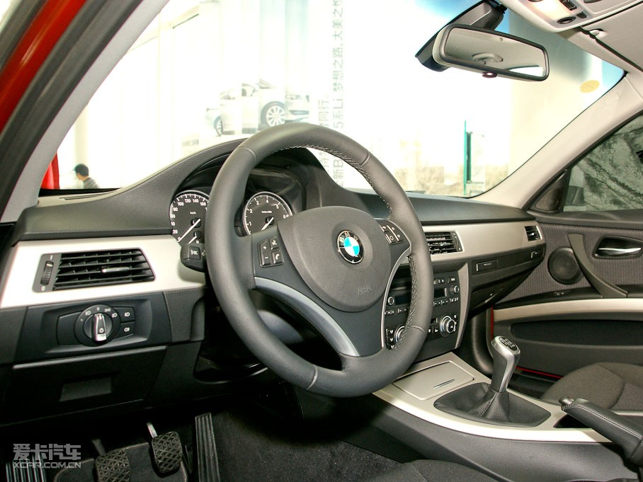 2011R3ϵT 325i քӵŰ