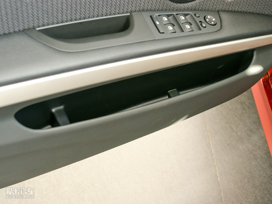 2011R3ϵT 325i քӵŰ