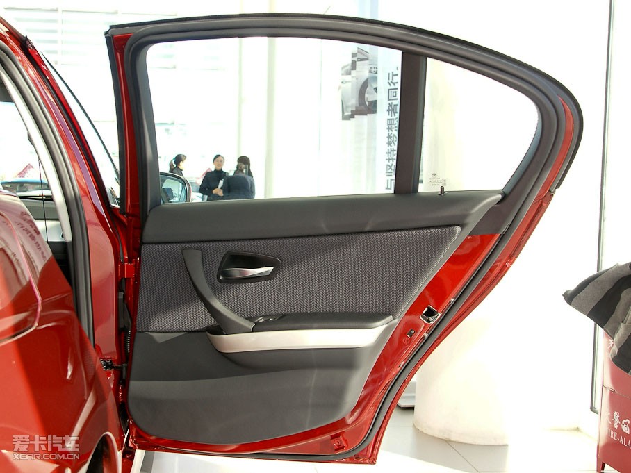 2011R3ϵT 325i քӵŰ