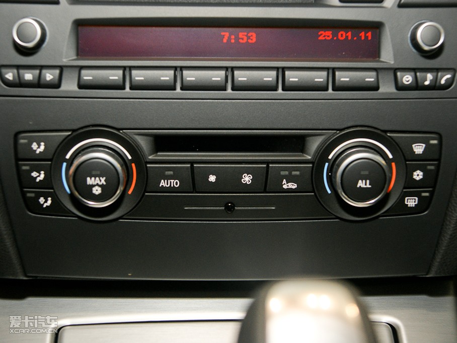 2011��R3ϵ�p�T 320i �p�T�I��܇