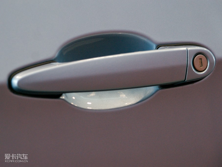 2011��R3ϵ�p�T 320i �p�T�I��܇