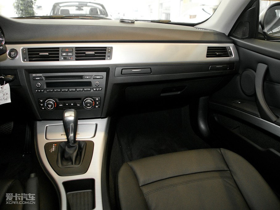 2011��R3ϵ�p�T 320i �p�T�I��܇