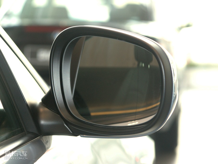 2011��R3ϵ�p�T 320i �p�T�I��܇