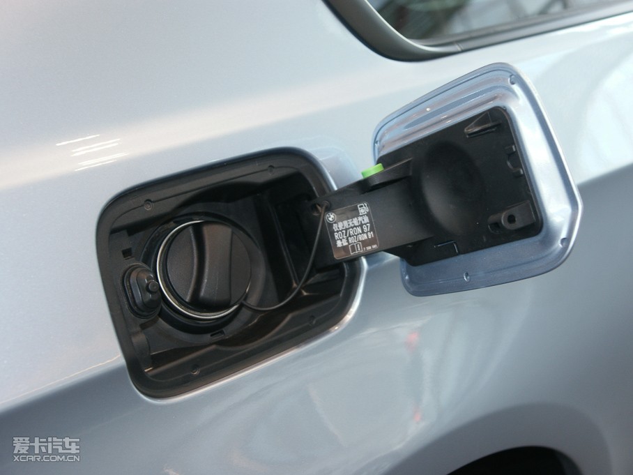 2011��R3ϵ�p�T 320i �p�T�I��܇