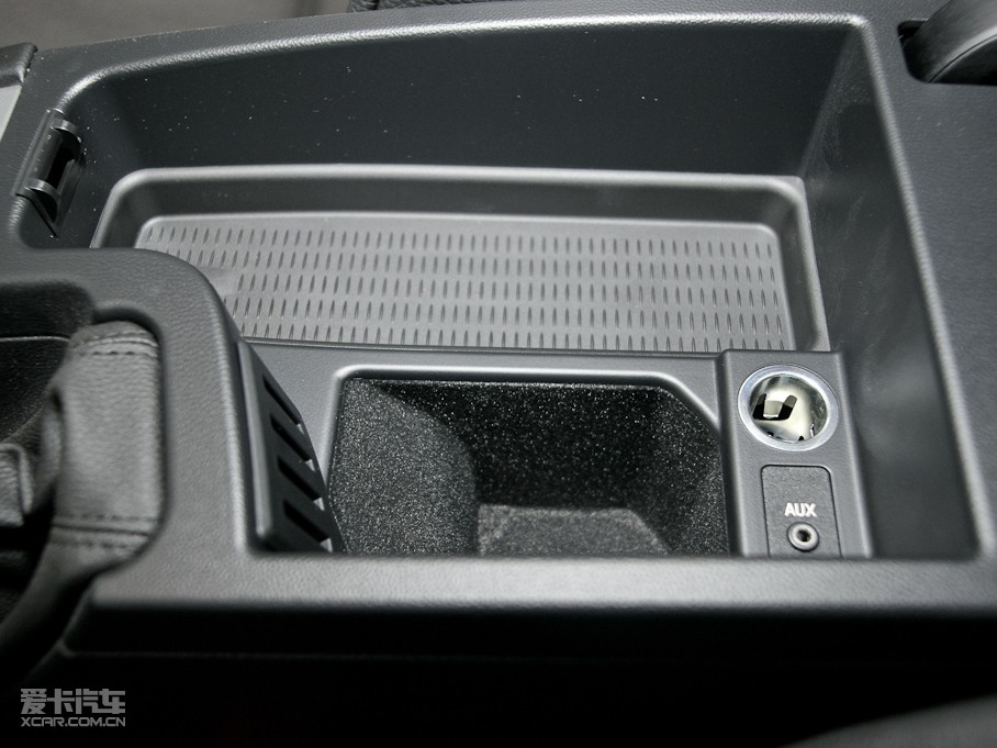 2011��R3ϵ�p�T 320i �p�T�I��܇