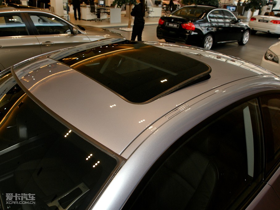 2011��R3ϵ�p�T 320i �p�T�I��܇