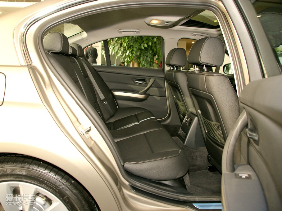 2011R3ϵT(mn) 320i A