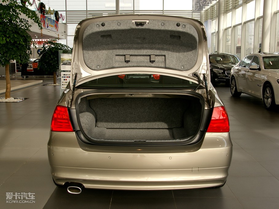 2011R3ϵT(mn) 320i A