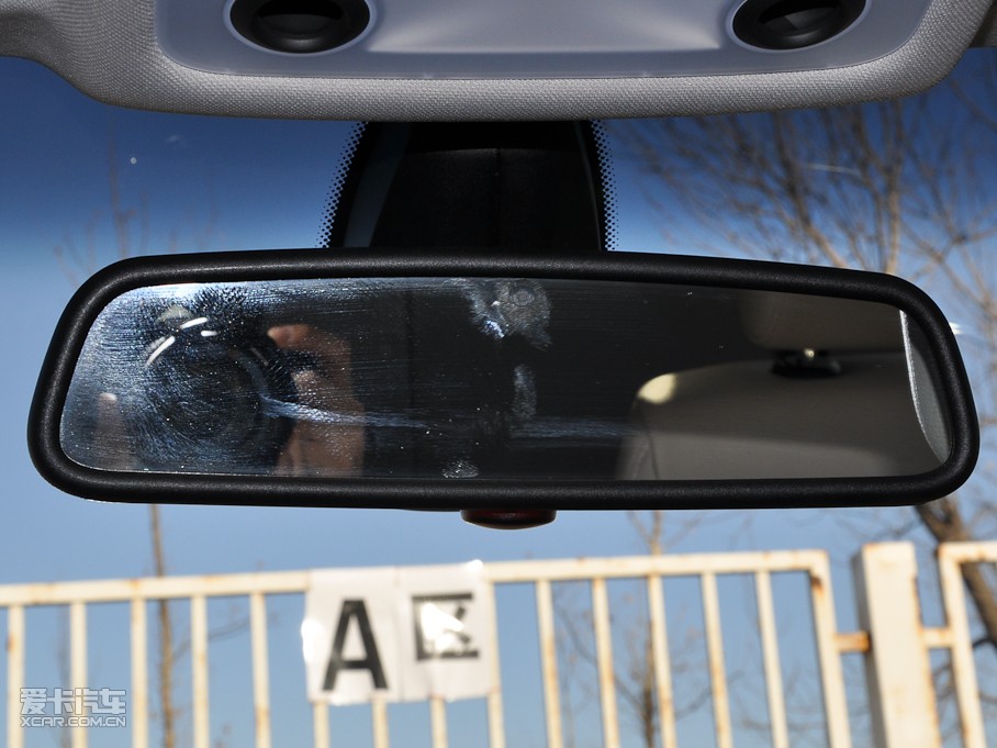 2011R3ϵT(mn) 325i A